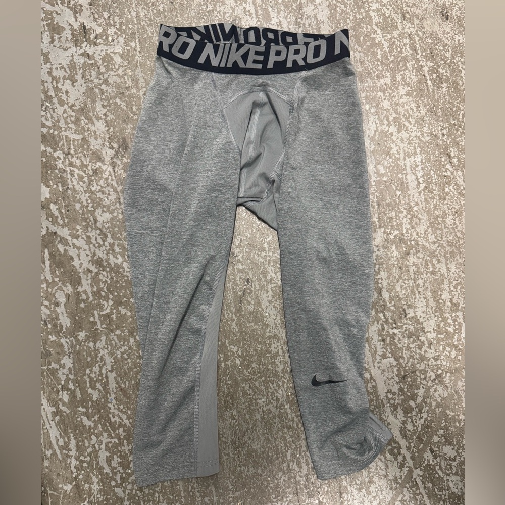 Nike pro tights kids medium NWOT!